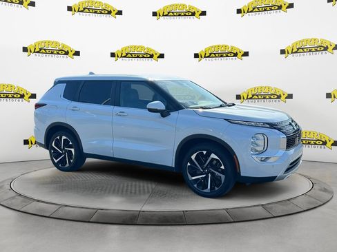 Used 2023 Mitsubishi Outlander SE FWD image 7