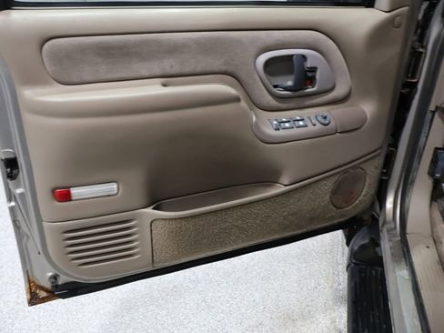 Used 1999 GMC Suburban 4WD w/ Marketing Opt Pkg 3 image 12