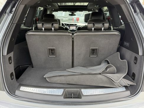 Used 2025 Cadillac XT6 Premium Luxury image 33