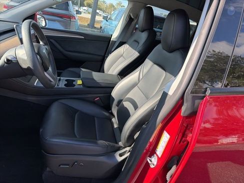 Used 2023 Tesla Model Y Long Range image 18
