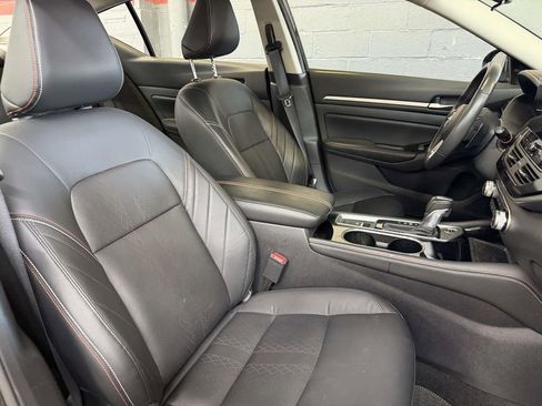 Used 2024 Nissan Altima 2.5 SR w/ SR Premium Package AWD/4WD image 24