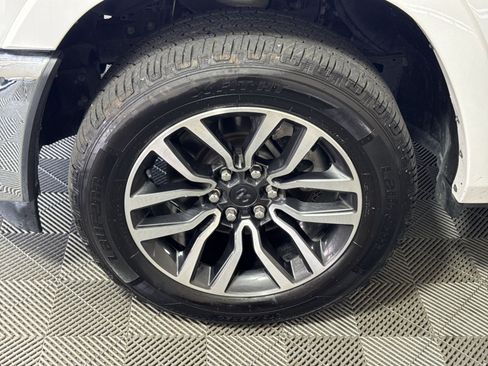 Used 2025 RAM 1500 Limited AWD/4WD image 12