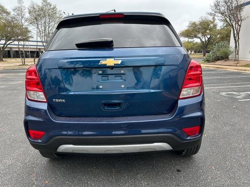 Used 2019 Chevrolet Trax LT w/ LT Convenience Package image 14