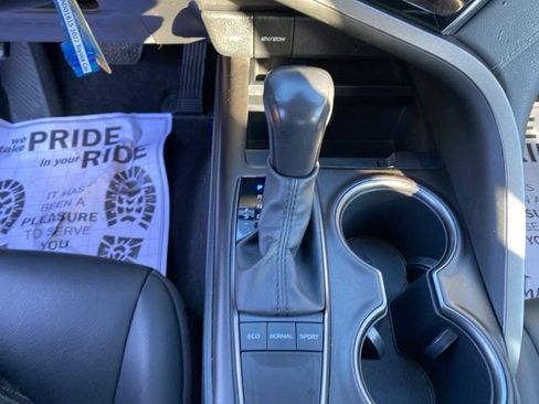 Used 2022 Toyota Camry SE image 26