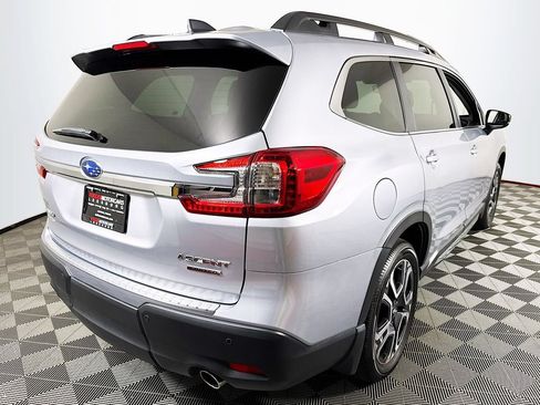 Used 2025 Subaru Ascent Limited AWD/4WD image 8