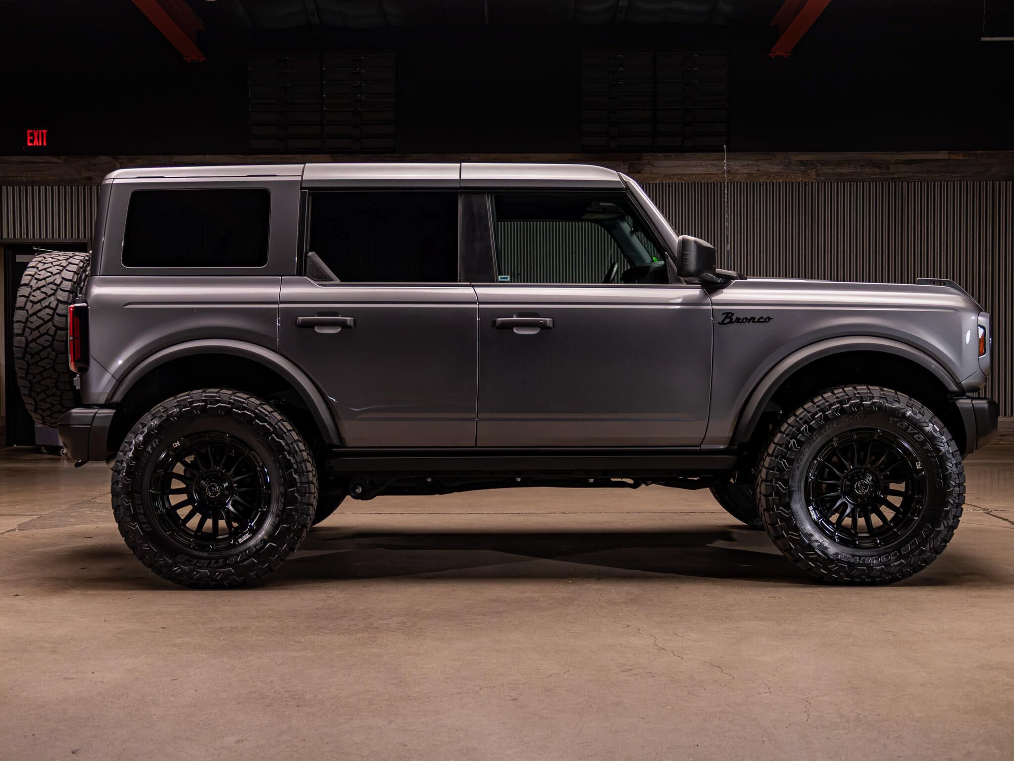 Used 2025 Ford Bronco Badlands AWD/4WD image 11