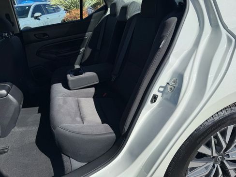 Used 2024 Nissan Altima 2.5 SV image 32