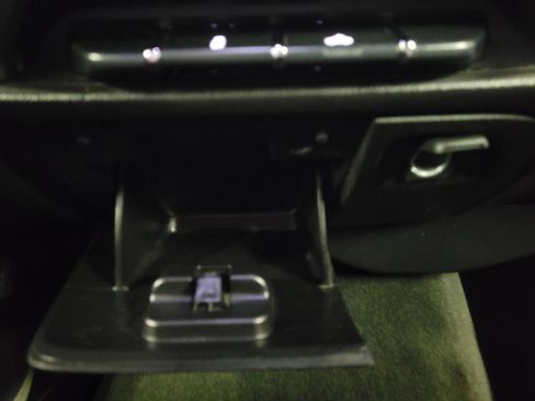 Used 2018 Chevrolet Silverado 1500 LT image 24