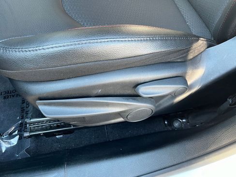 Used 2025 Jeep Compass Trailhawk image 23