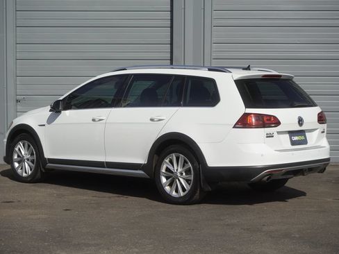 Used 2017 Volkswagen Golf Alltrack SE AWD/4WD image 3