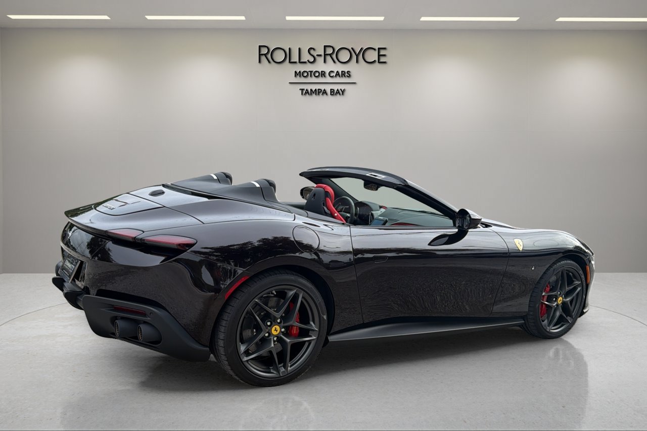 Used 2025 Ferrari Roma Spider RWD image 5
