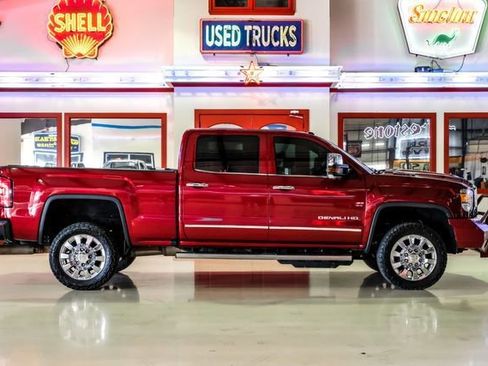 Used 2019 GMC Sierra 2500 Denali w/ Duramax Plus Package image 10