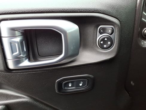 Used 2023 Jeep Wrangler Unlimited Sport AWD/4WD image 13