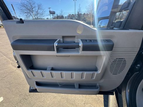 Used 2008 Ford F250 XLT image 16