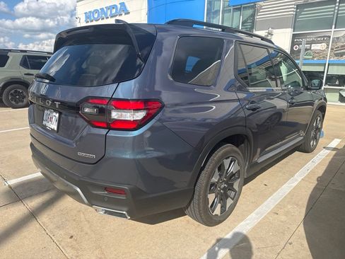Used 2026 Honda Pilot Touring image 3