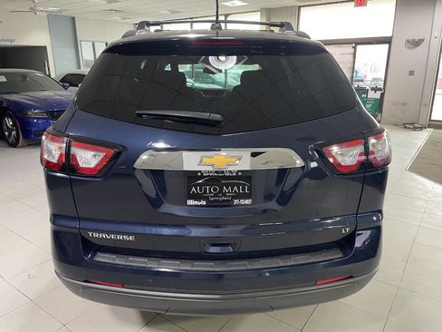 Used 2017 Chevrolet Traverse LT w/ Style and Technology Package image 6