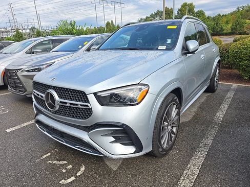 Used 2024 Mercedes-Benz GLE 450 4MATIC image 3