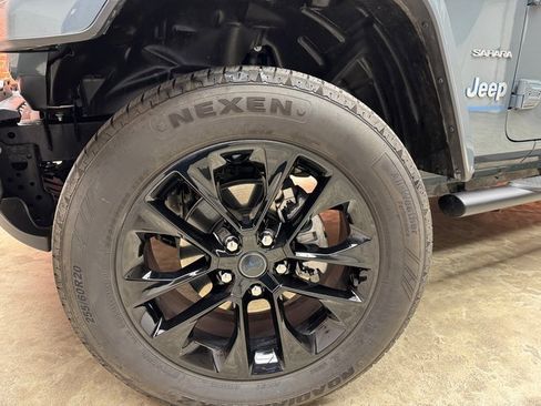 Used 2024 Jeep Wrangler Unlimited Sahara w/ Technology Group image 29