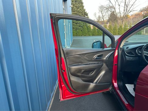 Used 2018 Buick Encore Sport Touring image 25