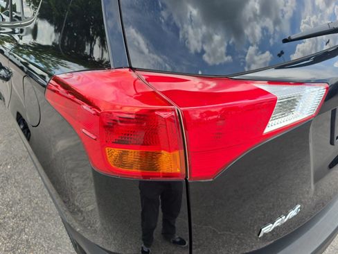 Used 2014 Toyota RAV4 Limited FWD image 34