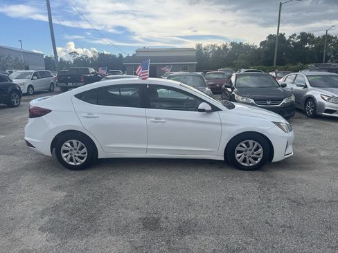 Used 2019 Hyundai Elantra SE w/ Cargo Package image 5