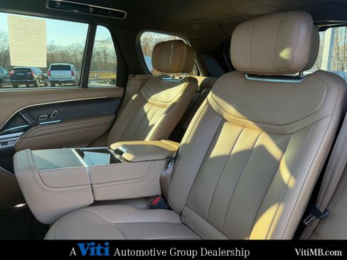 Used 2025 Land Rover Range Rover Long Wheelbase Autobiography image 22
