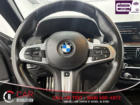 Used 2018 BMW 530e xDrive w/ M Sport Package 2 AWD/4WD image 15
