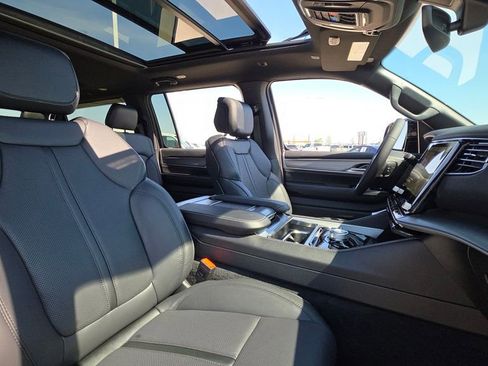 New 2026 Jeep Grand Wagoneer Limited AWD/4WD image 12