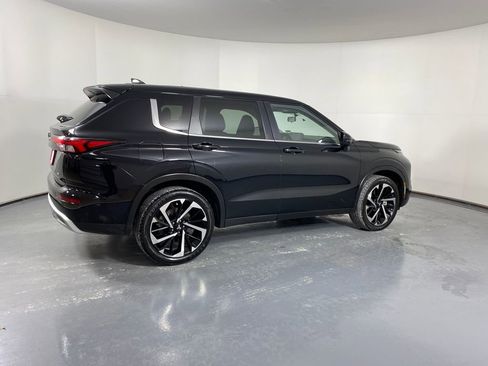 Used 2024 Mitsubishi Outlander SE image 6