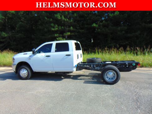 New 2026 RAM 3500 Tradesman w/ Chrome Appearance Group image 5