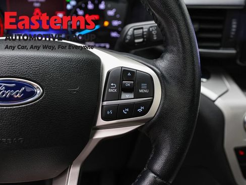 Used 2022 Ford Explorer XLT w/ Equipment Group 202A AWD/4WD image 16
