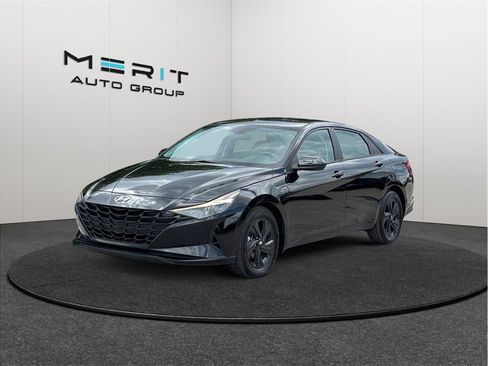 Used 2023 Hyundai Elantra SEL FWD image 4
