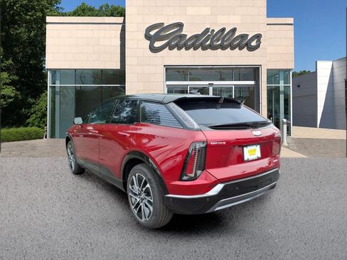 New 2027 Cadillac Optiq Sport w/ LPO, Floor Liner Package AWD/4WD image 3