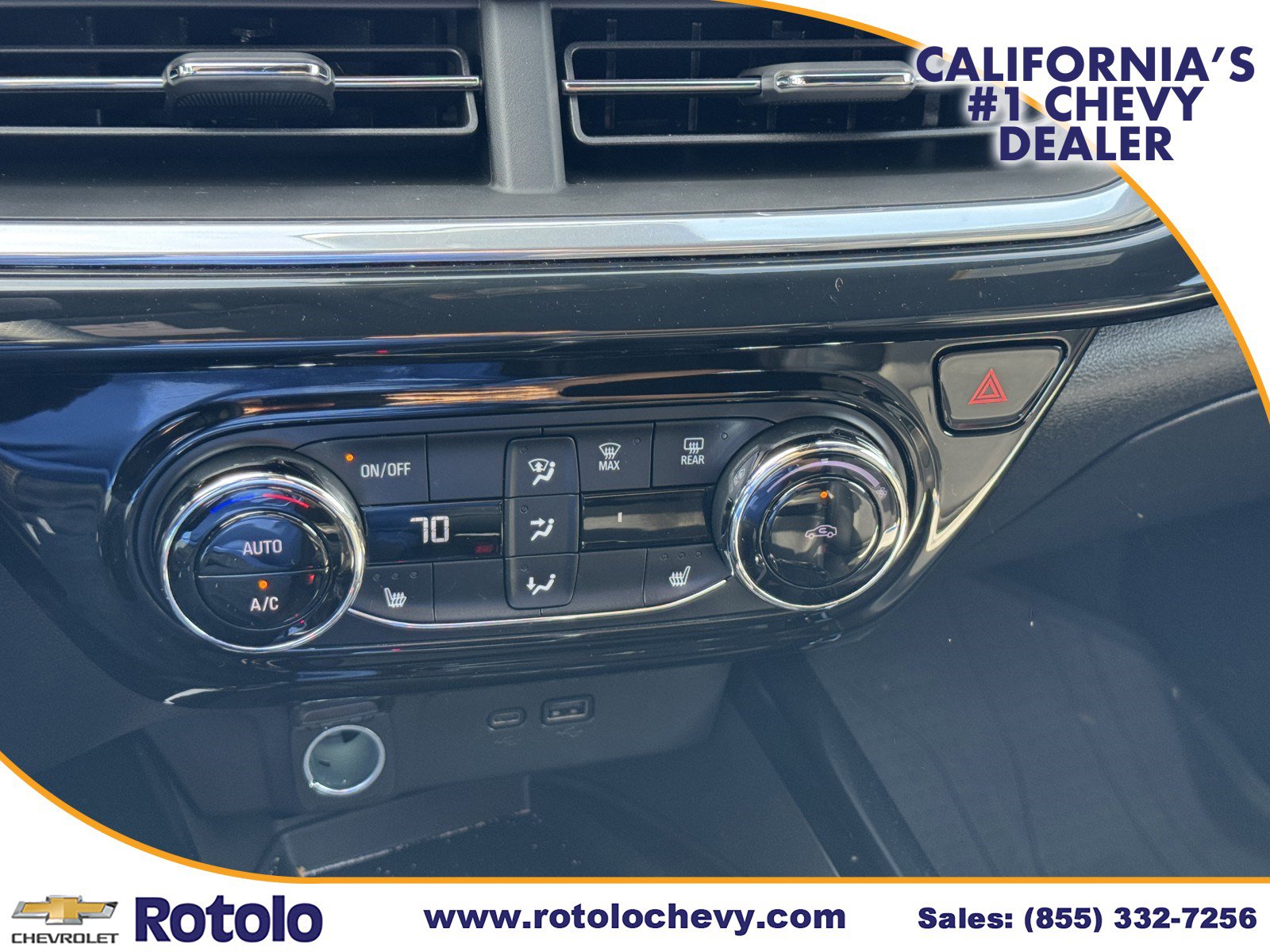 Used 2024 Chevrolet Trax RS w/ Sunroof Package FWD image 24