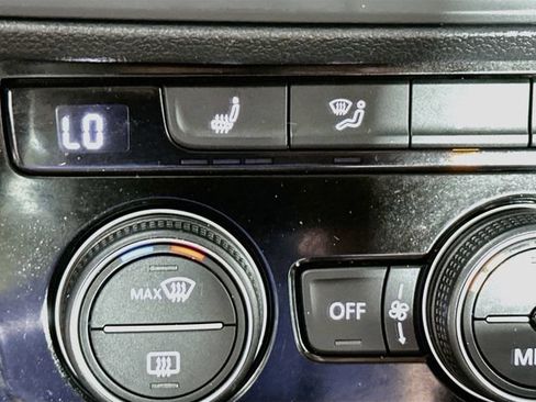 Certified 2023 Volkswagen Jetta SE FWD image 20