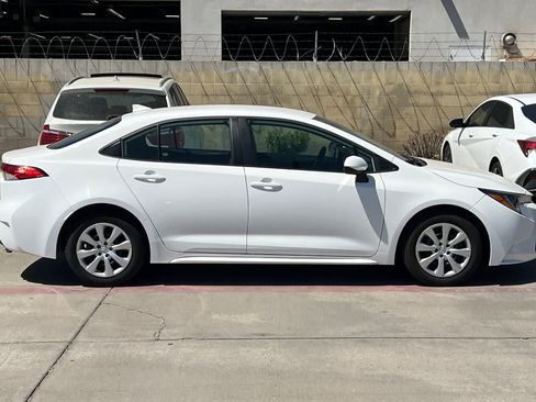 Used 2025 Toyota Corolla LE FWD image 9