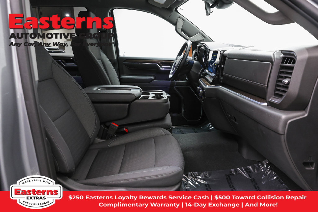 Used 2023 Chevrolet Silverado 1500 LT AWD/4WD image 27