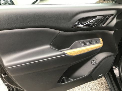 Used 2018 GMC Acadia Denali image 13