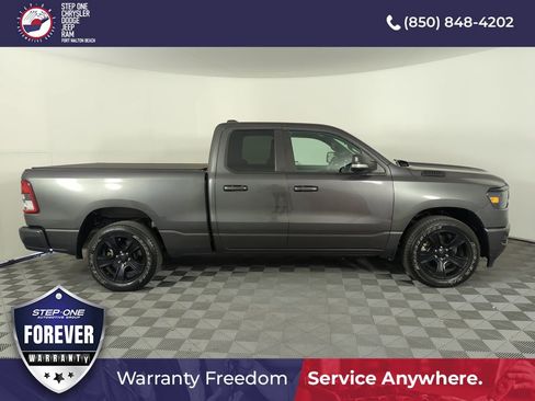 Used 2022 RAM 1500 Big Horn w/ Night Edition RWD image 7