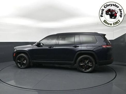 Used 2023 Jeep Grand Cherokee L Limited w/ Luxury Tech Group II AWD/4WD image 3