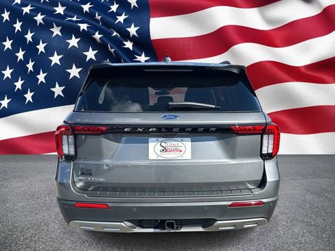 New 2026 Ford Explorer Active w/ Active Comfort Package image 4