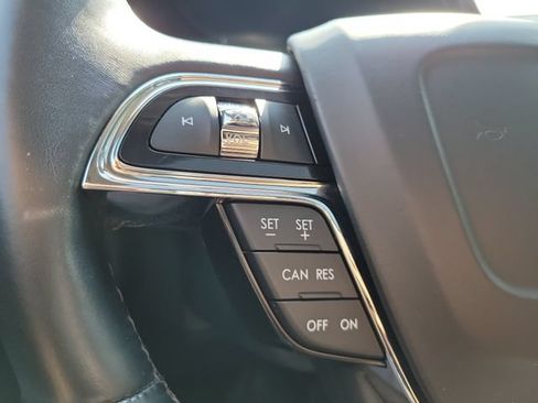 Used 2023 Lincoln Nautilus Reserve AWD/4WD image 13