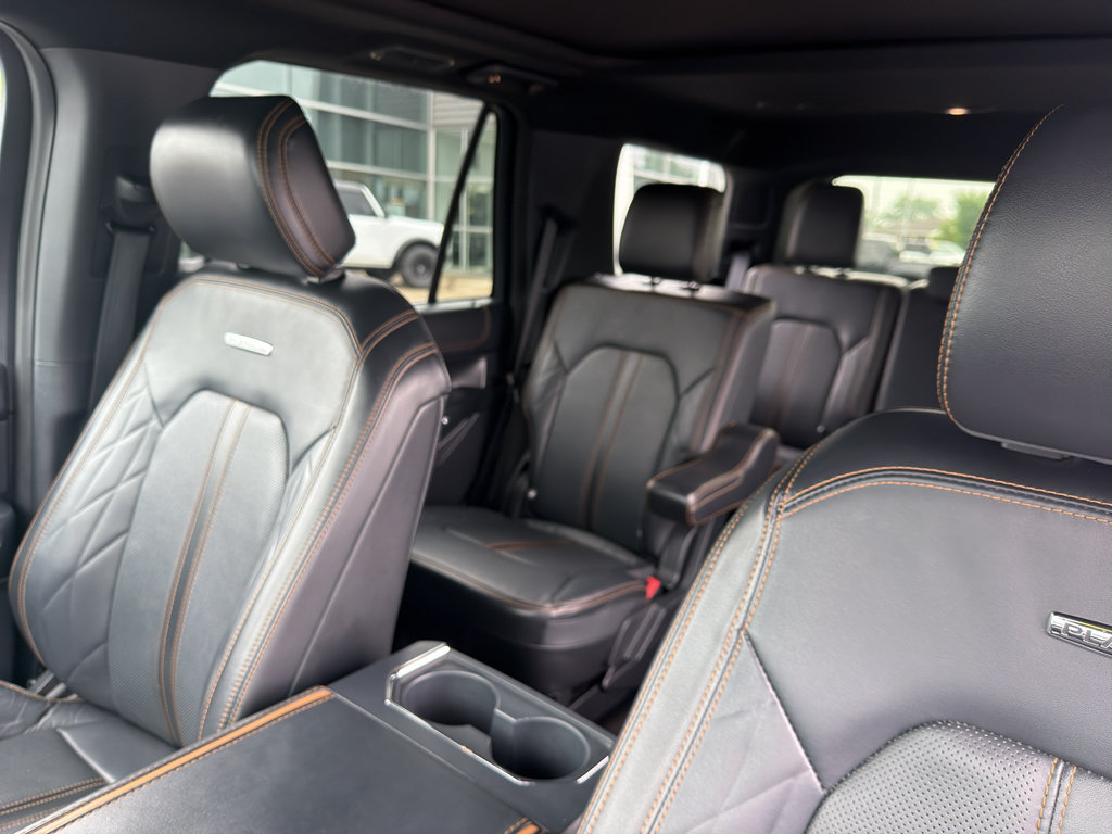 Used 2022 Ford Expedition Platinum AWD/4WD image 17