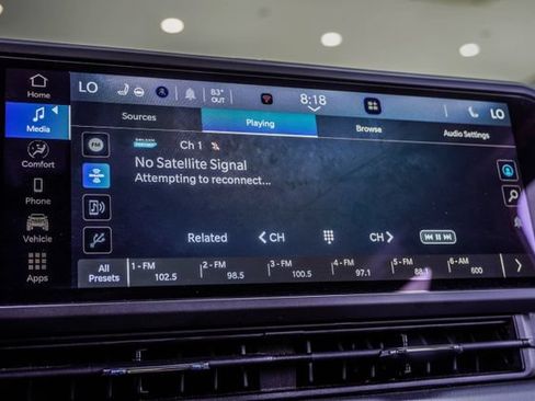 Used 2024 Jeep Wrangler Unlimited Sahara AWD/4WD image 28