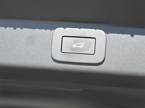 Certified 2025 Land Rover Range Rover Sport Dynamic SE image 13