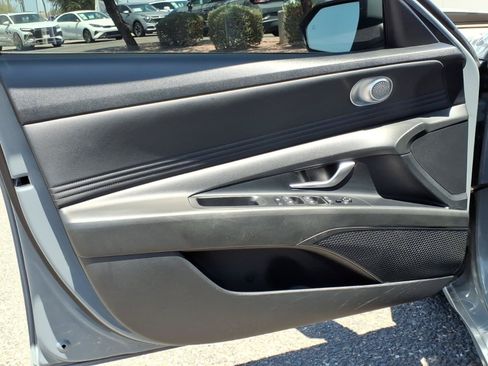 Used 2023 Hyundai Elantra SEL w/ Convenience Package FWD image 17