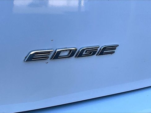 Used 2018 Ford Edge SEL w/ Equipment Group 201A image 9