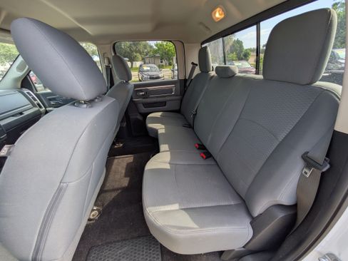 Used 2017 RAM 1500 Classic SLT AWD/4WD image 14
