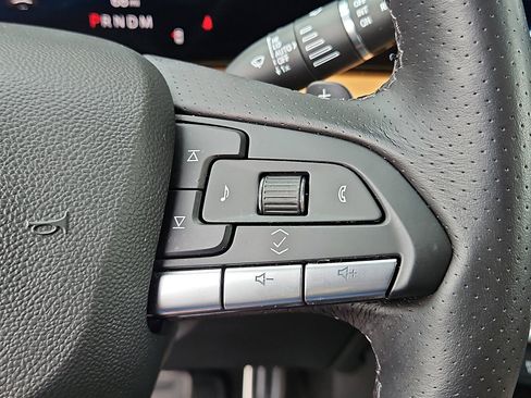 Certified 2025 Cadillac XT4 Sport FWD image 17