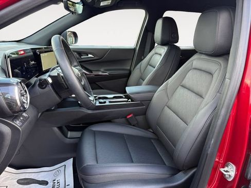 Used 2026 Chevrolet Equinox LT w/ Convenience Package II FWD image 9